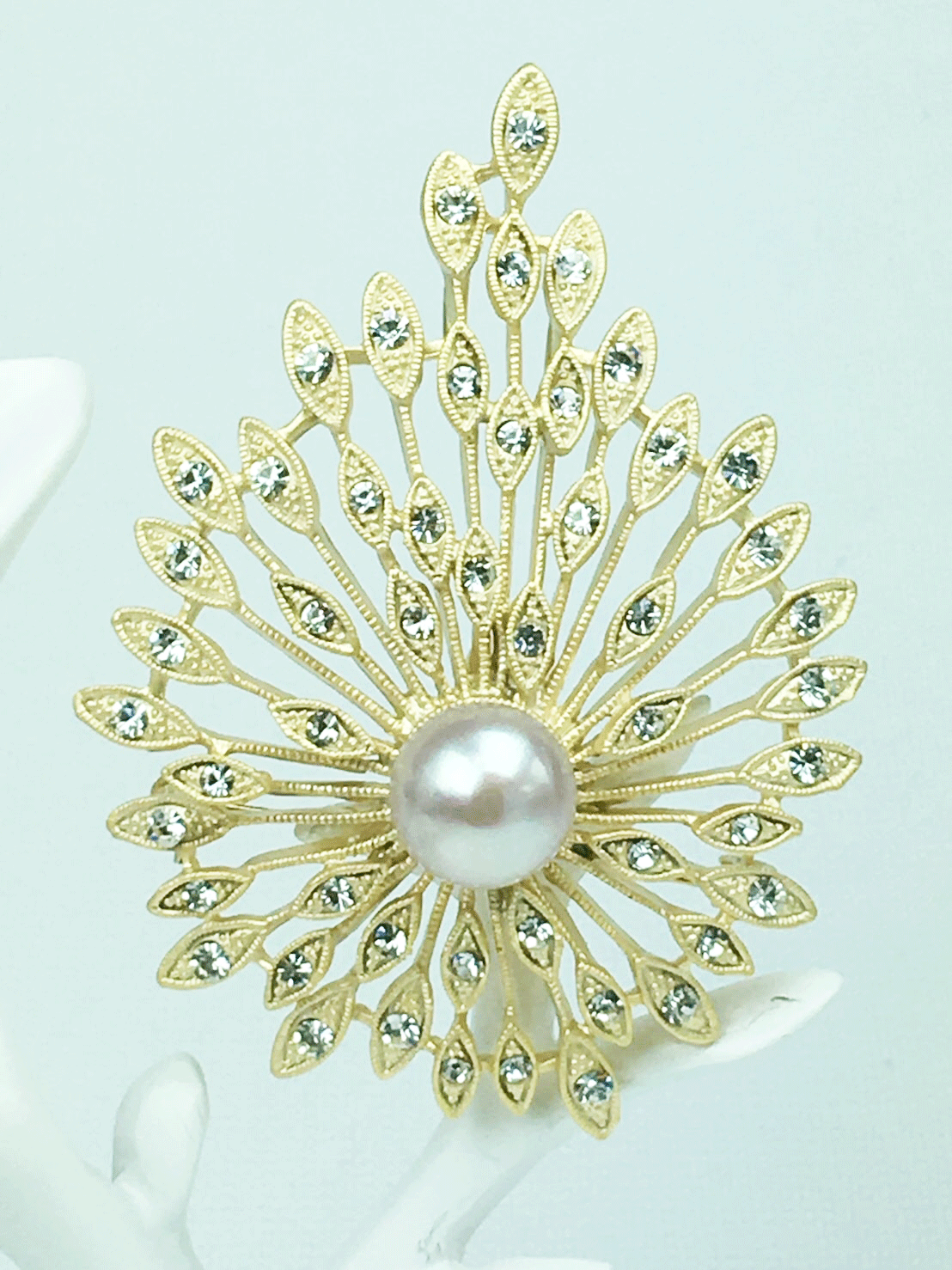 パールブローチ　ゴールドリーフ　パール10ｍｍ